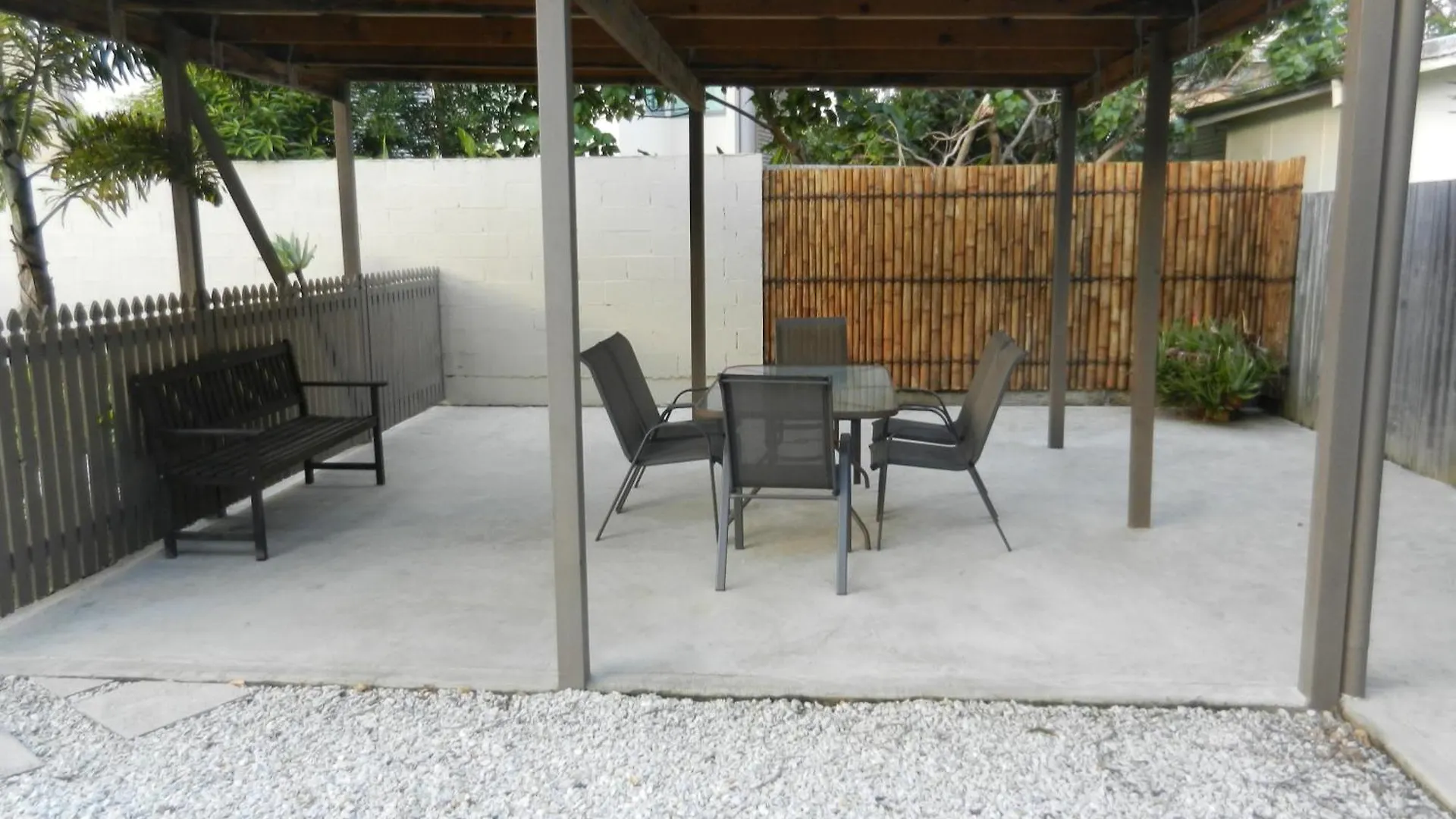Golden Shores Motel Bilinga