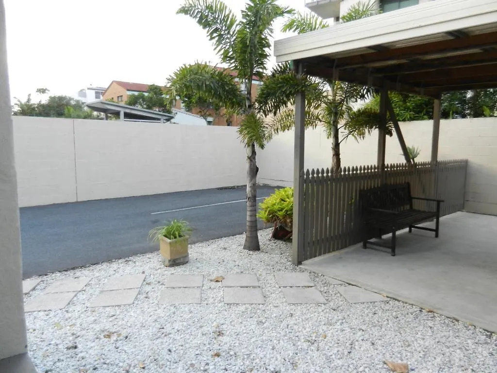 Golden Shores Motel Bilinga