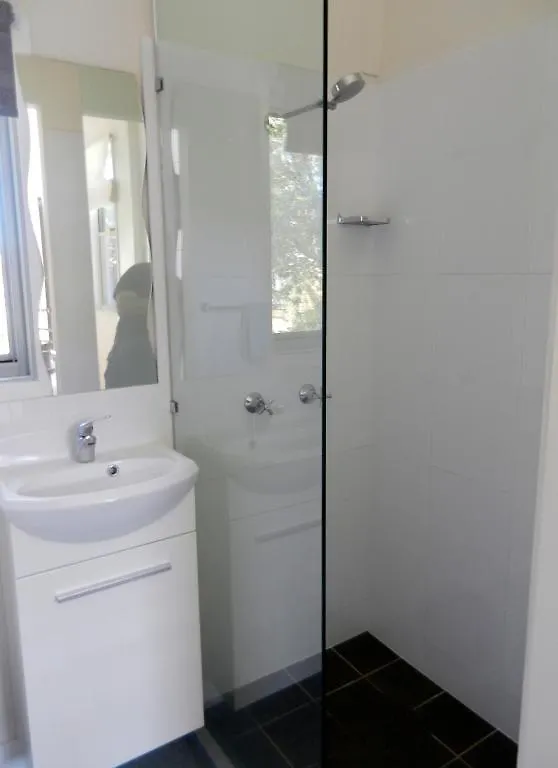 Golden Shores Motel Bilinga