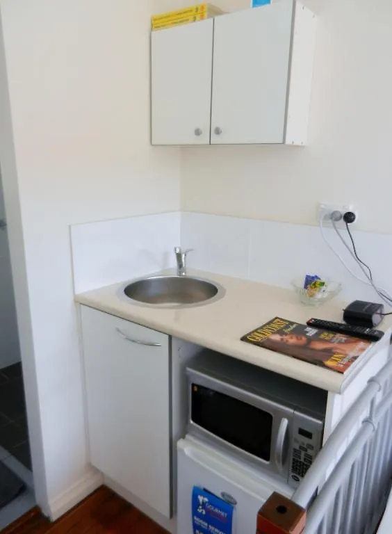 Golden Shores Motel Bilinga