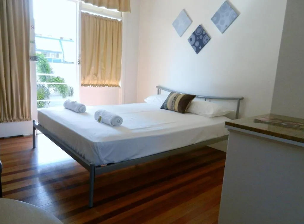 Golden Shores Motel Bilinga