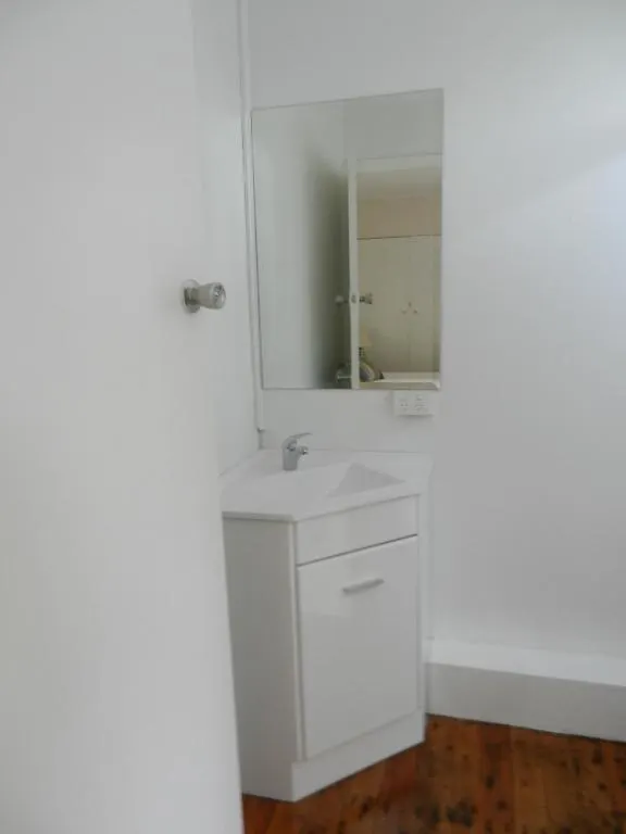 Golden Shores Motel Bilinga 3*,