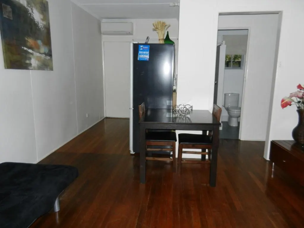 Golden Shores Motel Bilinga