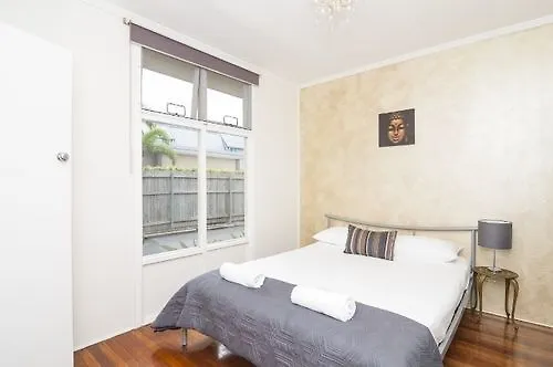 Golden Shores Motel Bilinga